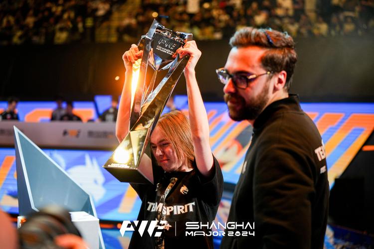 LPL第四&第五周数据：Leave场均击杀7.17，Rookie的KDA最高