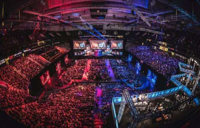 金陵决战终称王！BLG成功卫冕实现联赛两连冠 捧起队史第二座银龙杯