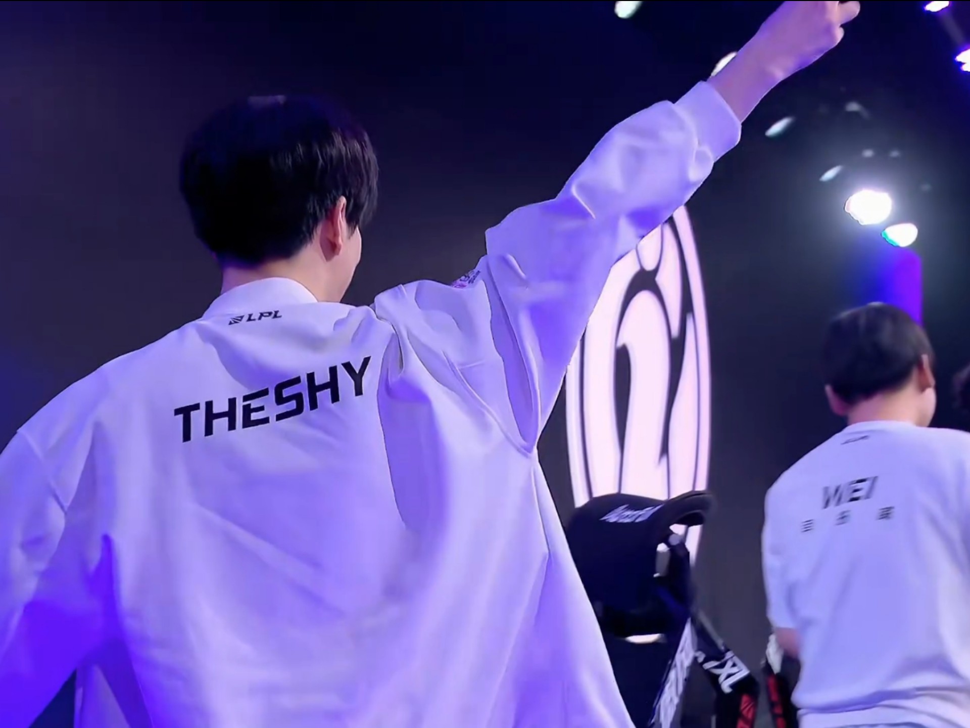 WBG赛后群访 Light：今天队伍发挥挺正常的，但也没什么好开心的